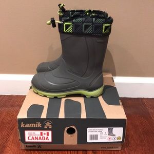 Boys snow boots kamik size 1